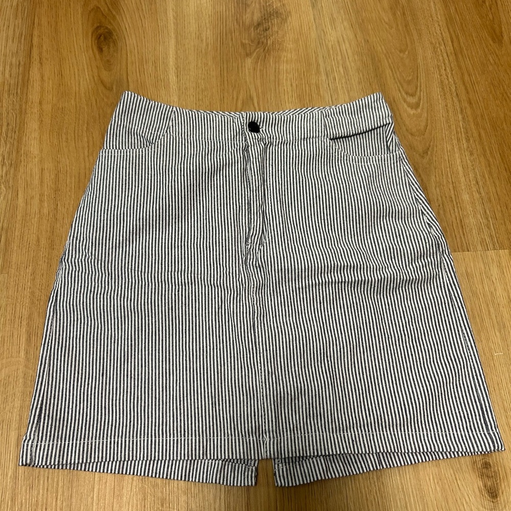 Brandy Melville Navy and White Striped Skirt